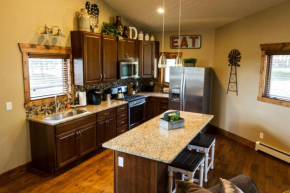 Spacious 2nd story loft with awesome views